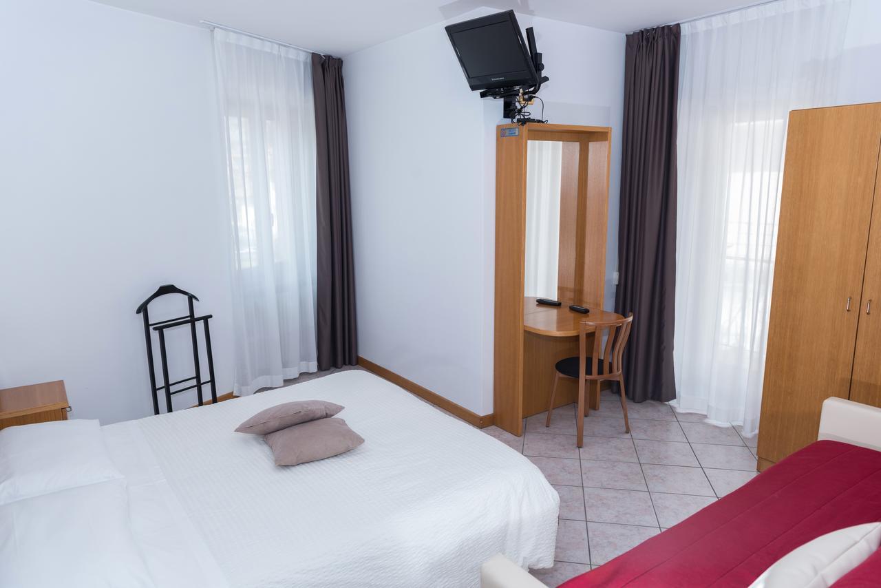 Albergo Ristorante Da Neni Mori Kültér fotó